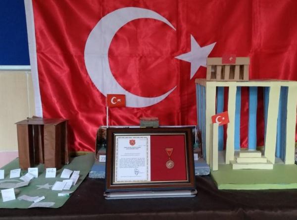 Okulumuz Türk Silahlı Kuvvetlerini Güçlendirme Vakfı´ndan Bronz Madalya Beratı Aldı